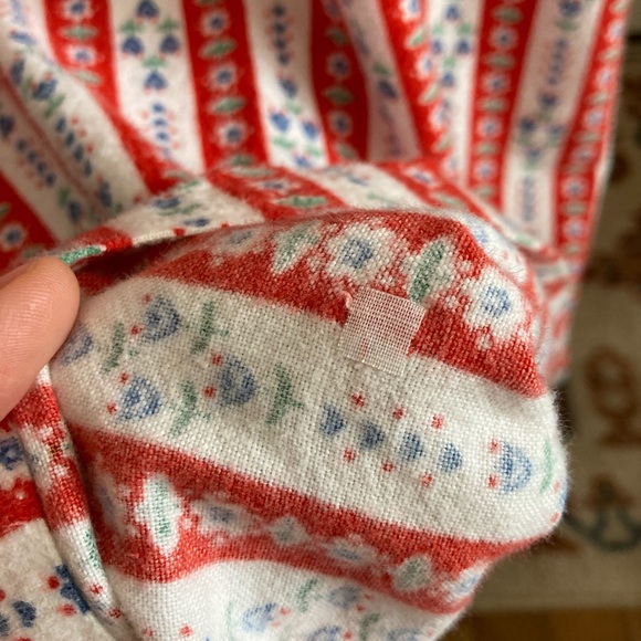 Vintage 1970s 1980s Montgomery Ward Red Tyrolean Print Cotton Flannel Nightgown - Picture 7 of 7